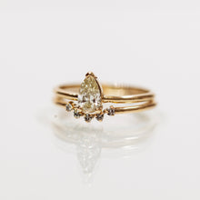 Load image into Gallery viewer, champagne pear crown ring
