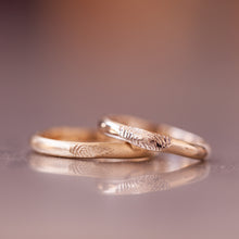 Load image into Gallery viewer, Thin finger print wedding ring
