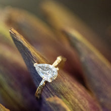 Load image into Gallery viewer, Pear diamond branch ring

