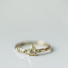 Load image into Gallery viewer, Fancy yellow diamonds branch ring
