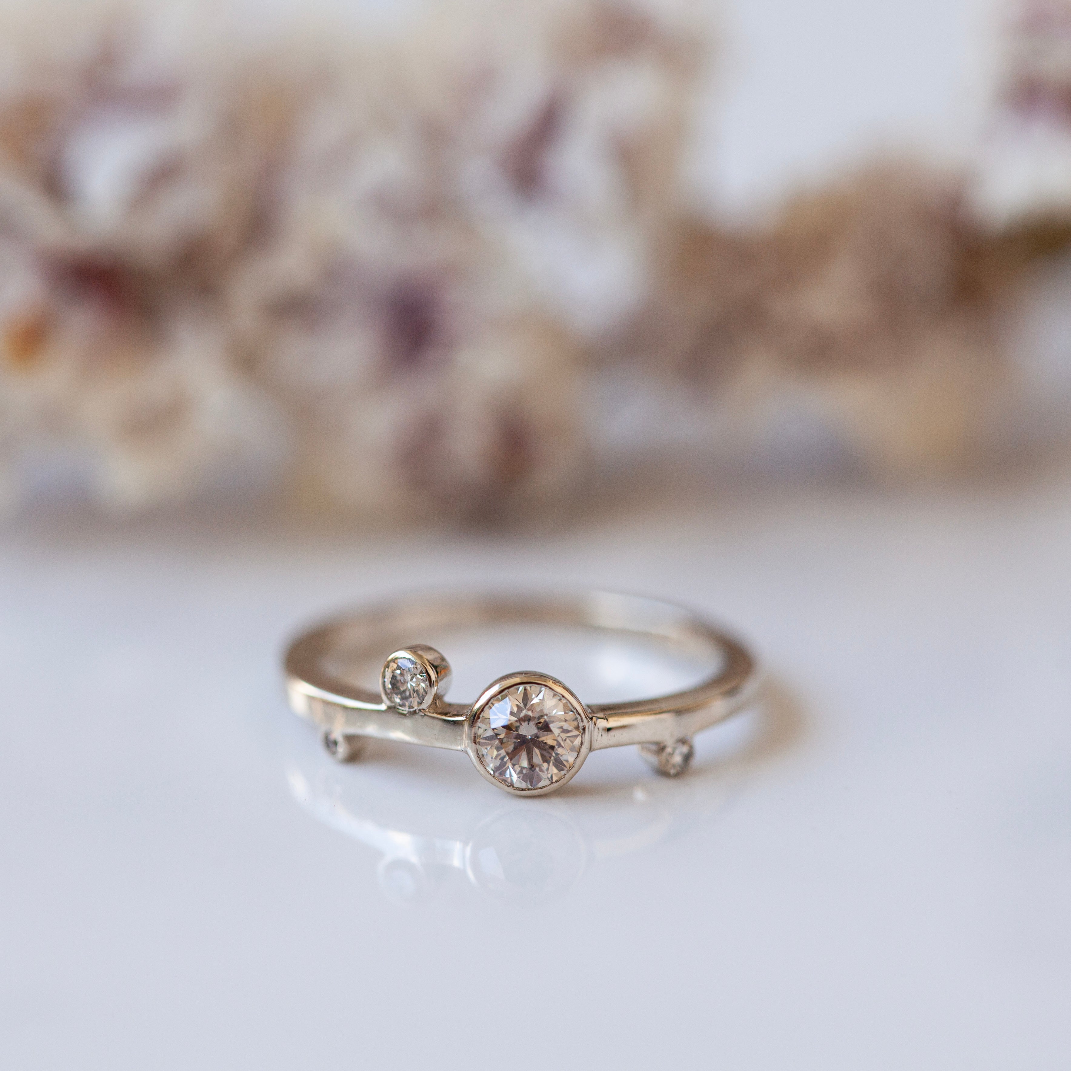 Pebbles diamond ring