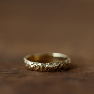 Mountains gold wedding ring