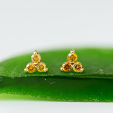 Load image into Gallery viewer, Gentle Yellow diamonds earrings
