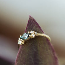 Load image into Gallery viewer, Sapphire parti Marquise cluster ring
