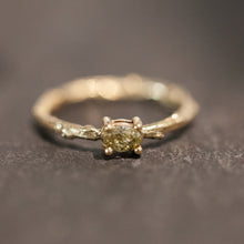 Load image into Gallery viewer, Horizontal oval diamond branch ring

