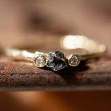 טען תמונה לצפייה בגלריה, Meteorite branch &amp; diamonds ring
