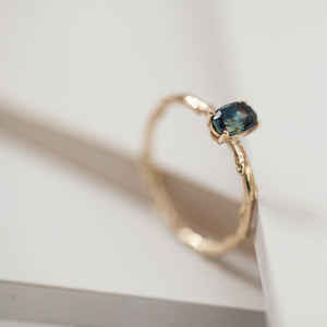 Bi-color oval sapphire branch ring
