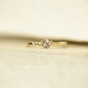 Gentle cluster diamond ring