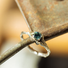 Load image into Gallery viewer, Spread branch sapphire engagement ring
