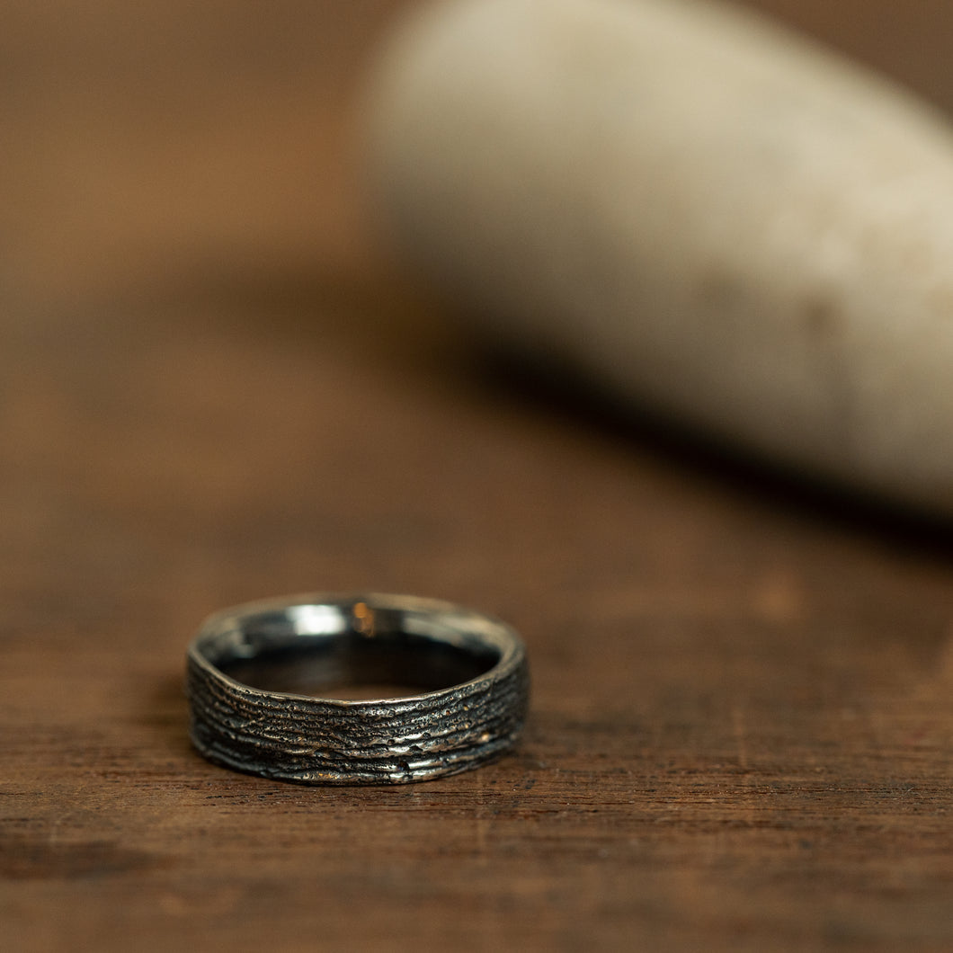 Thin kernel silver ring