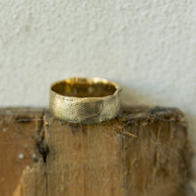 Load image into Gallery viewer, Second skin wedding ring
