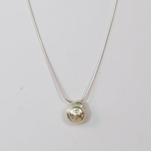 Load image into Gallery viewer, Silver snail necklace
