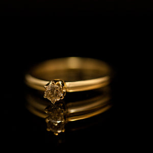 Brown crown solitaire ring