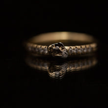 Load image into Gallery viewer, Meteorite &amp; diamonds ring

