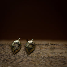 Load image into Gallery viewer, Classic leaves stud earrings
