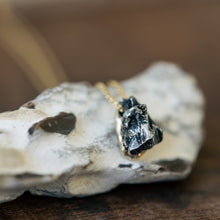 טען תמונה לצפייה בגלריה, Gold Meteorite necklace

